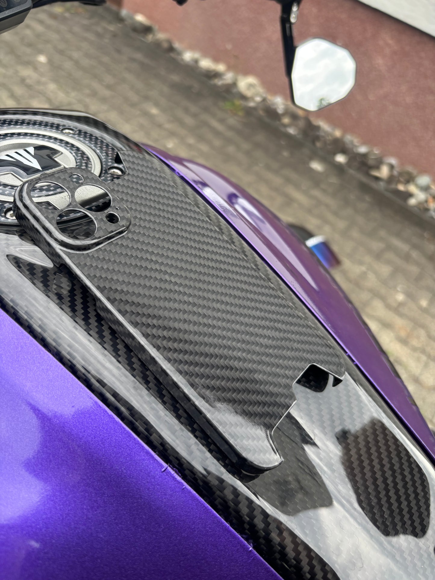 CRBNLYF CARBON CASE
